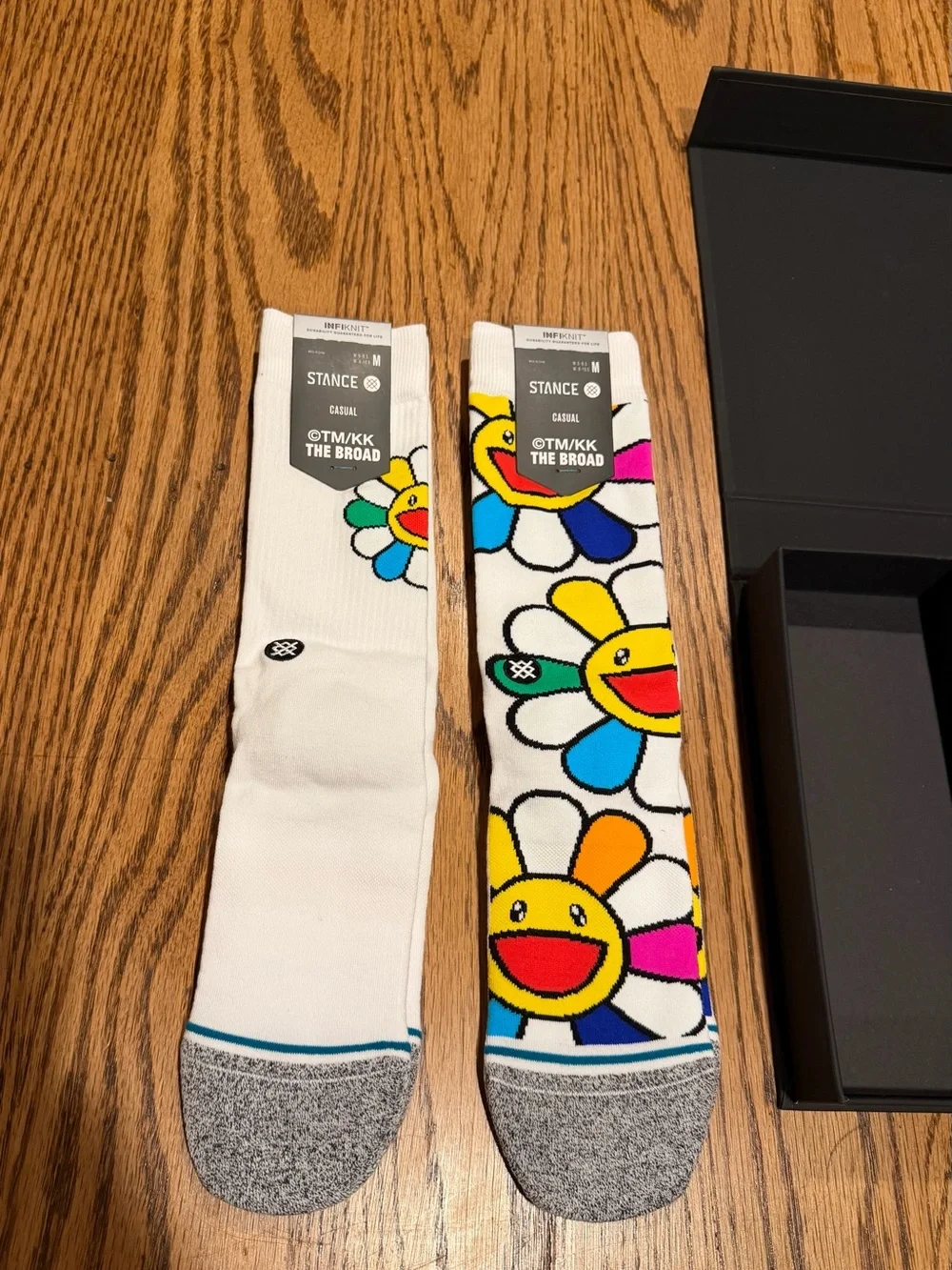 Takashi Murakami Stance Collab White with original box - 2-Pack